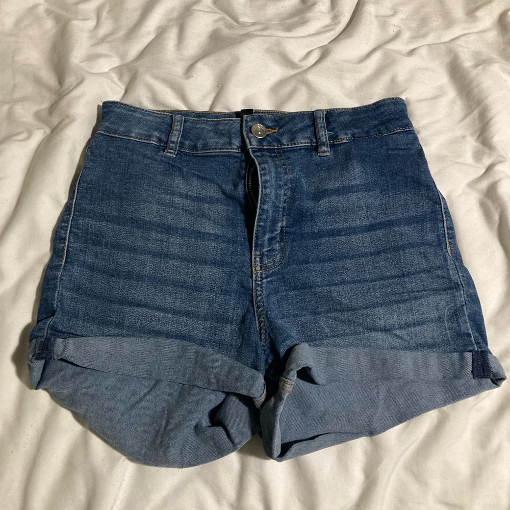 H&M DIVIDED High Rise Jean Shorts, Size 6